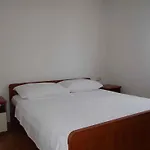 Okrug Gornji 32 * Trogir