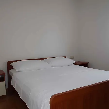 Okrug Gornji 32 * Trogir