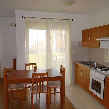 Okrug Gornji 32 * Trogir