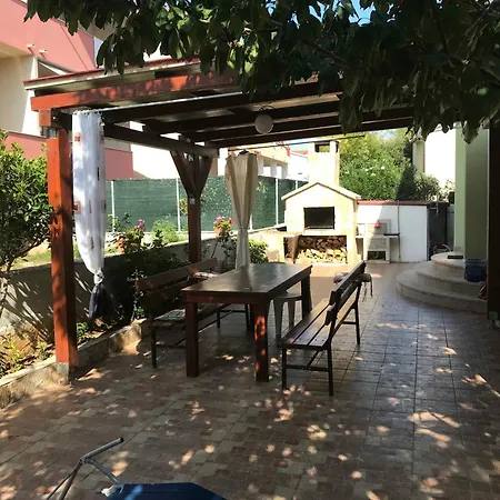 Okrug Gornji 32 Apartment *