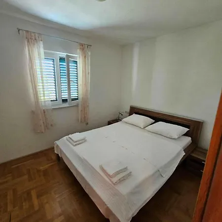 Okrug Gornji 32 Apartment *