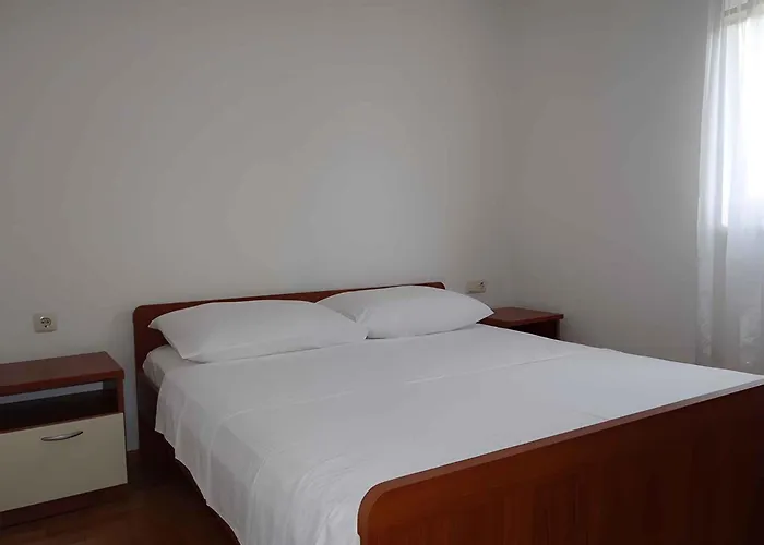 Okrug Gornji 32 * Trogir